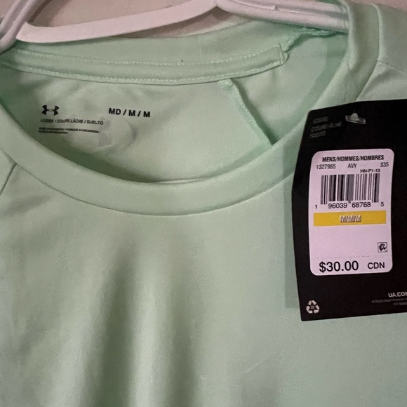 New under Armour t-shirt - Picture 2 of 3
